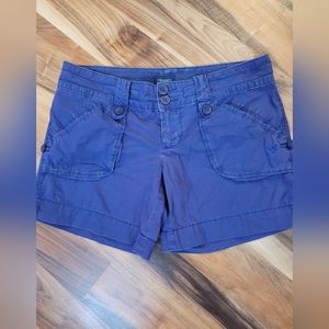 American eagle mid cargo short, indigo color size 2